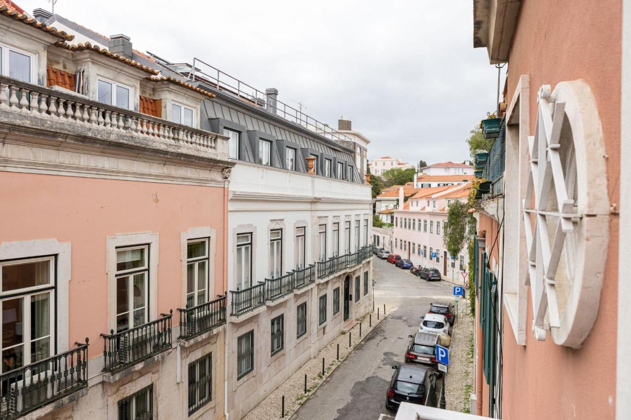 Lapa 3bdr Duplex W/ Balcony By Lovelystay