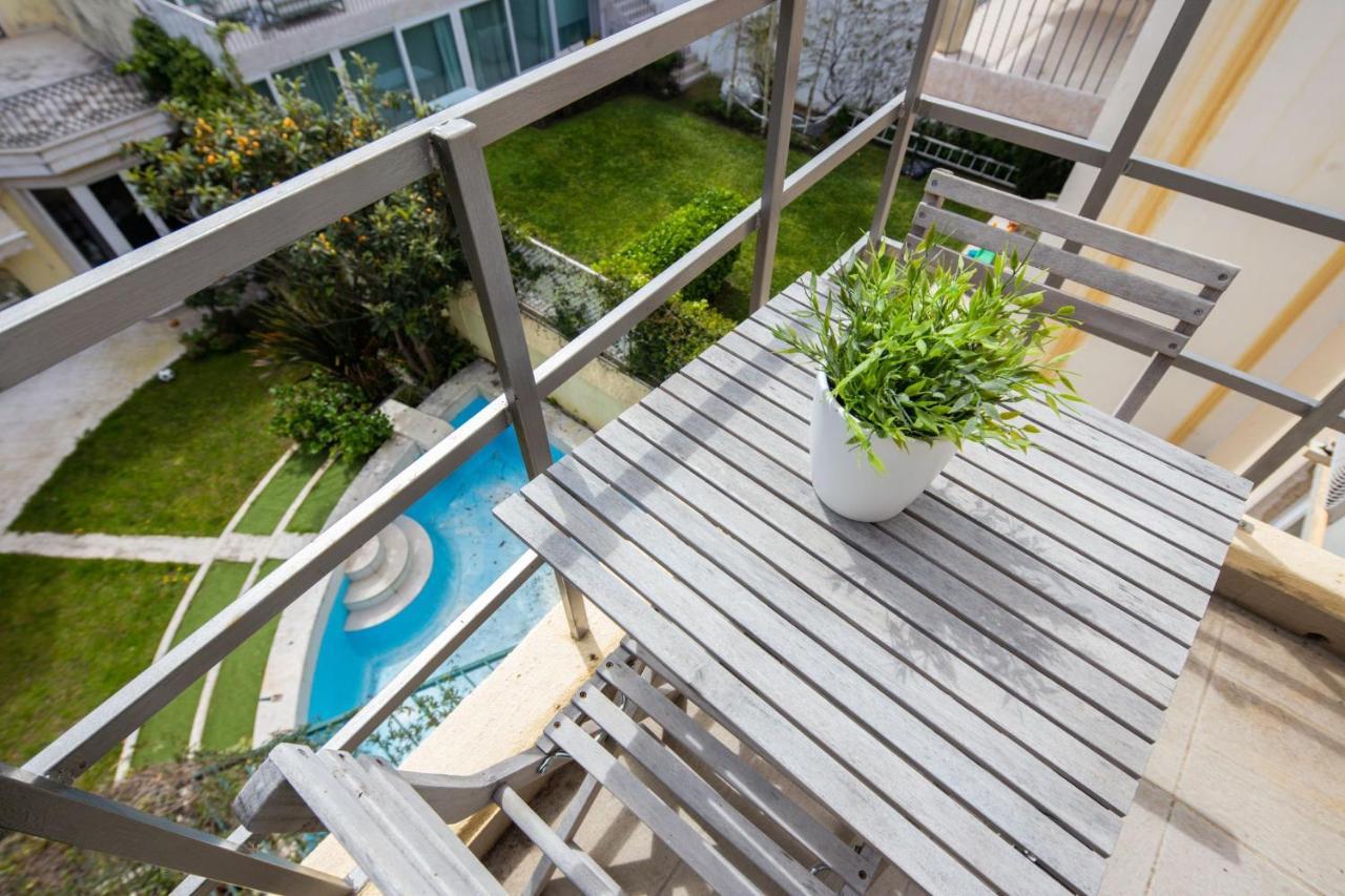 Lapa 3bdr Duplex W/ Balcony By Lovelystay *