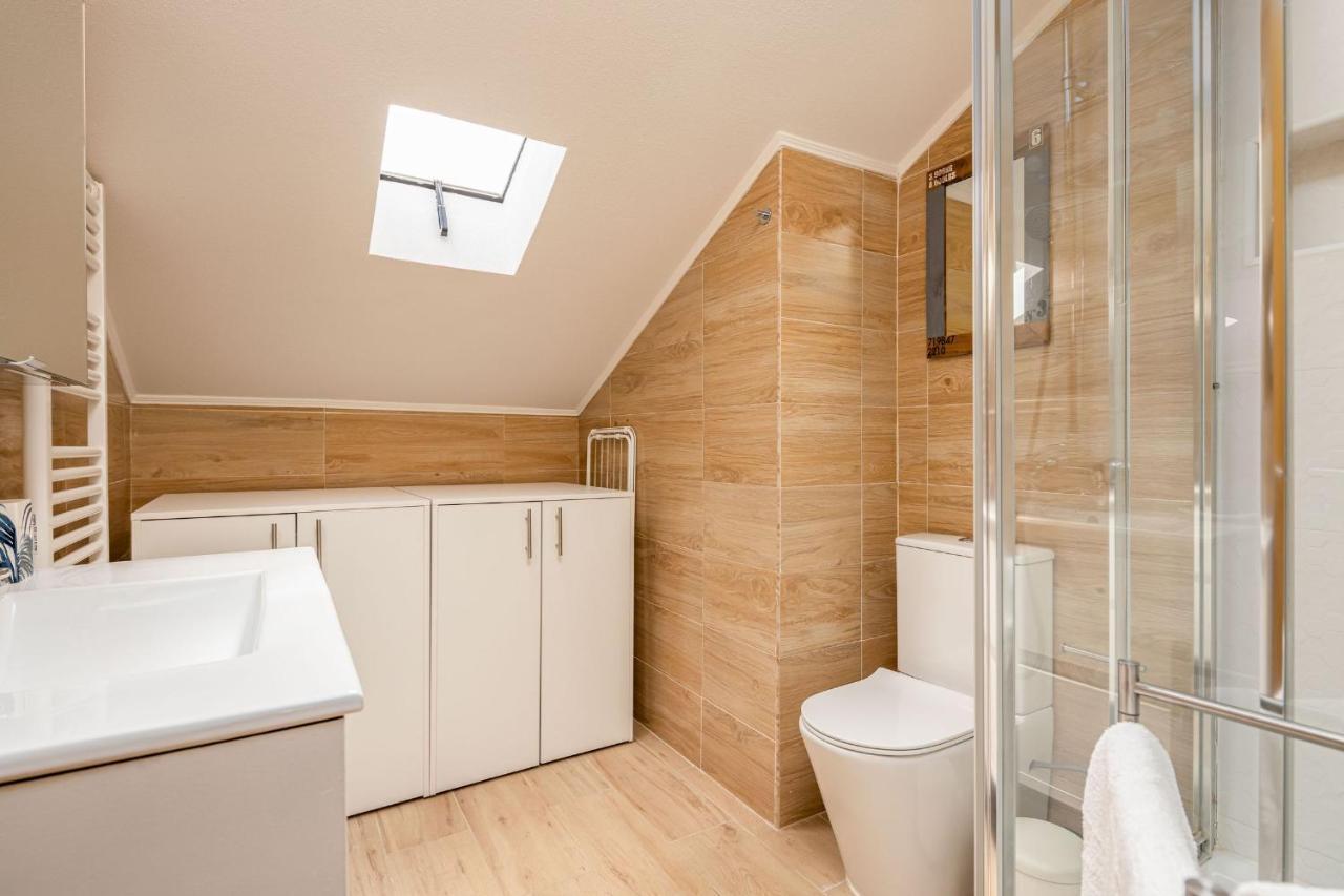 Appartamento Lapa 3bdr Duplex W/ Balcony By Lovelystay Lisbona